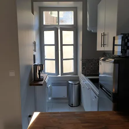 Contemporain - 50 Metres - Proche Centre